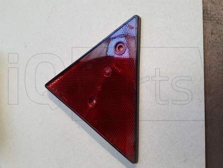 DIVERSES DREIRUECKSTRAHLER ROT 2 LOECHER DM5 ABSTAND 70